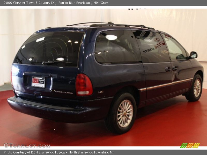 Patriot Blue Pearlcoat / Mist Gray 2000 Chrysler Town & Country LXi