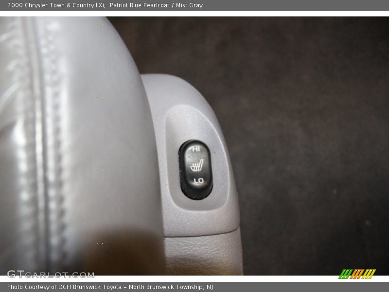 Patriot Blue Pearlcoat / Mist Gray 2000 Chrysler Town & Country LXi