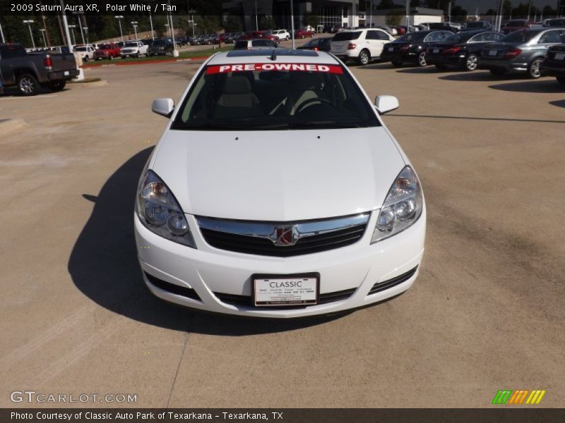 Polar White / Tan 2009 Saturn Aura XR
