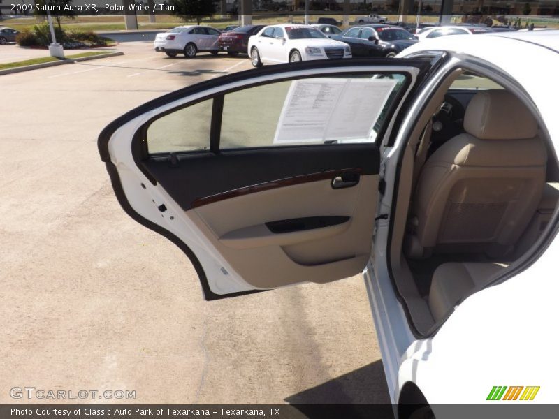 Polar White / Tan 2009 Saturn Aura XR
