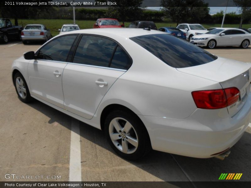 Candy White / Titan Black 2011 Volkswagen Jetta TDI Sedan