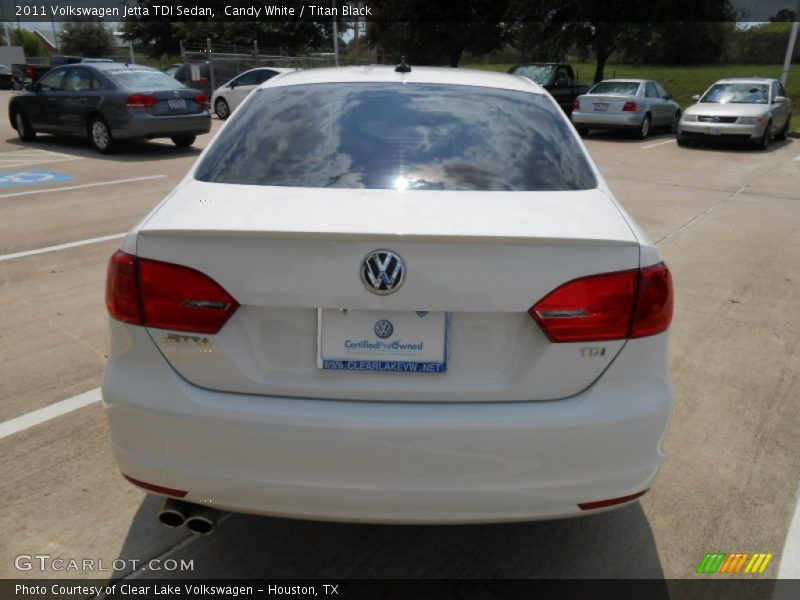 Candy White / Titan Black 2011 Volkswagen Jetta TDI Sedan