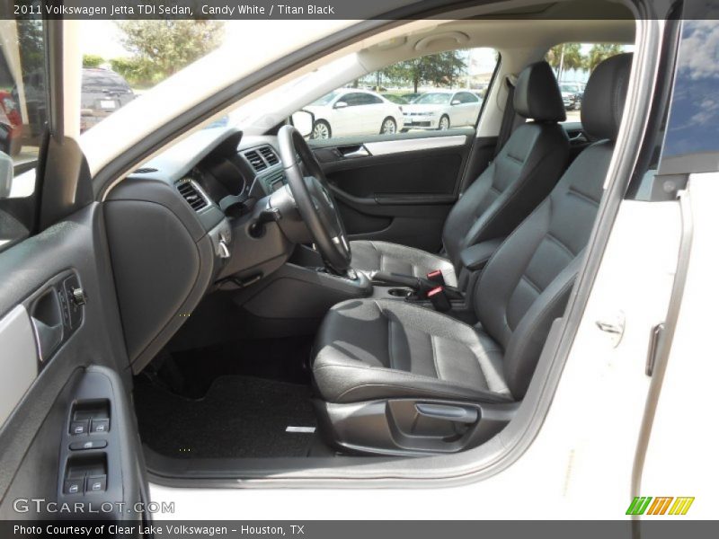 Candy White / Titan Black 2011 Volkswagen Jetta TDI Sedan