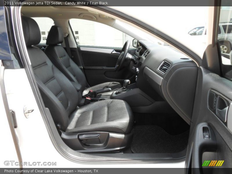 Candy White / Titan Black 2011 Volkswagen Jetta TDI Sedan