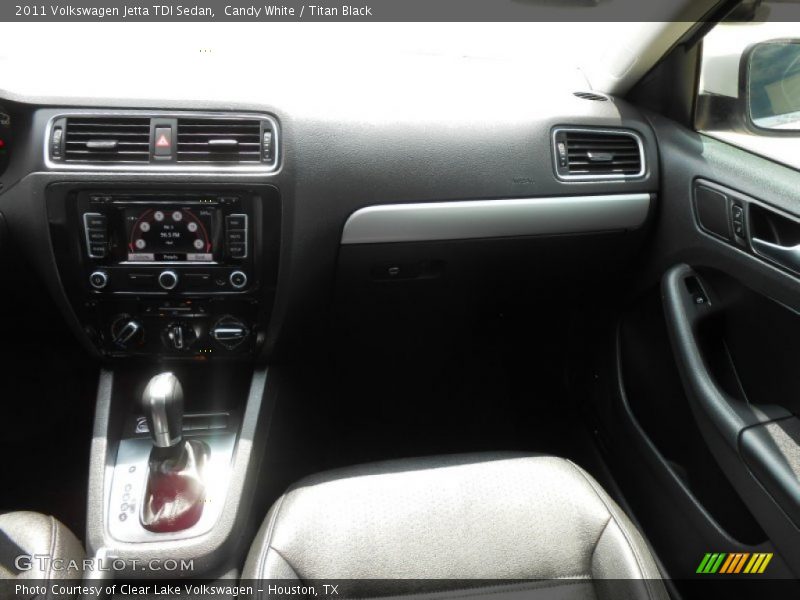 Candy White / Titan Black 2011 Volkswagen Jetta TDI Sedan