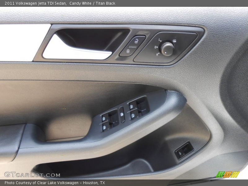 Candy White / Titan Black 2011 Volkswagen Jetta TDI Sedan