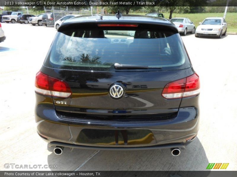 Deep Black Pearl Metallic / Titan Black 2013 Volkswagen GTI 4 Door Autobahn Edition