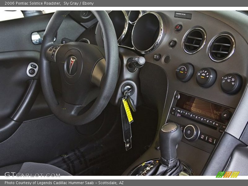 Controls of 2006 Solstice Roadster