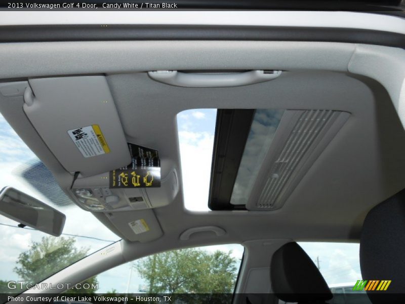 Candy White / Titan Black 2013 Volkswagen Golf 4 Door