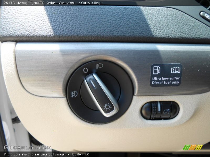 Candy White / Cornsilk Beige 2013 Volkswagen Jetta TDI Sedan