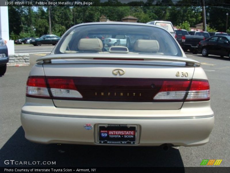Pebble Beige Metallic / Pure Beige 1998 Infiniti I 30