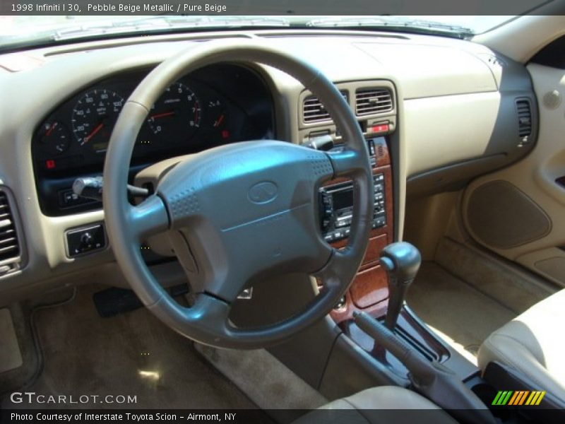 Pebble Beige Metallic / Pure Beige 1998 Infiniti I 30