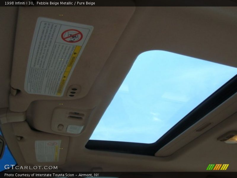 Pebble Beige Metallic / Pure Beige 1998 Infiniti I 30
