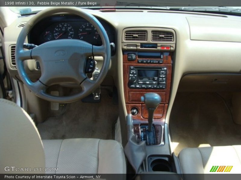 Pebble Beige Metallic / Pure Beige 1998 Infiniti I 30