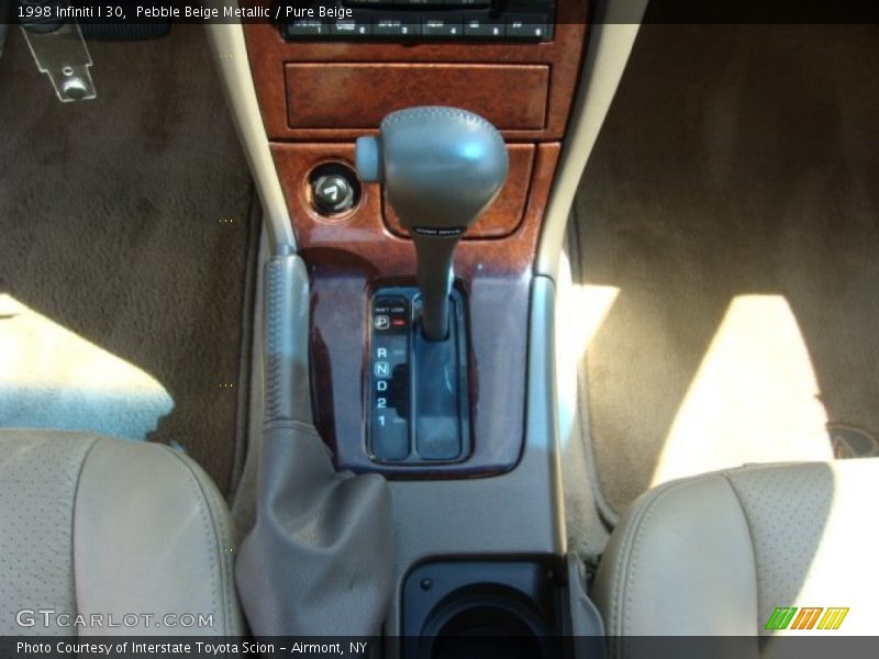 Pebble Beige Metallic / Pure Beige 1998 Infiniti I 30