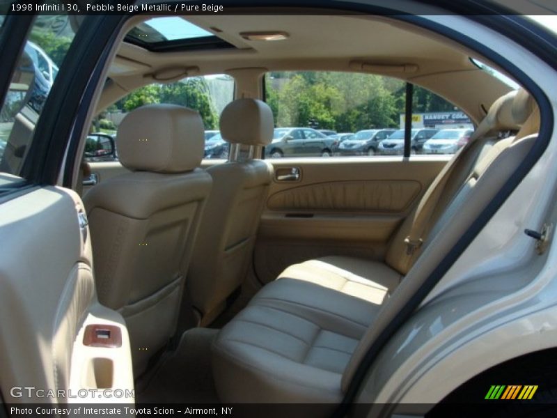 Pebble Beige Metallic / Pure Beige 1998 Infiniti I 30