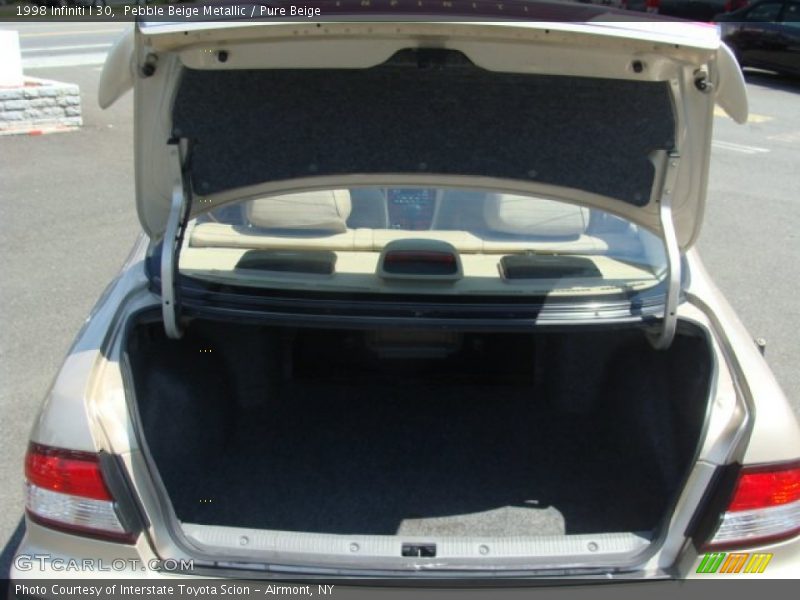 Pebble Beige Metallic / Pure Beige 1998 Infiniti I 30