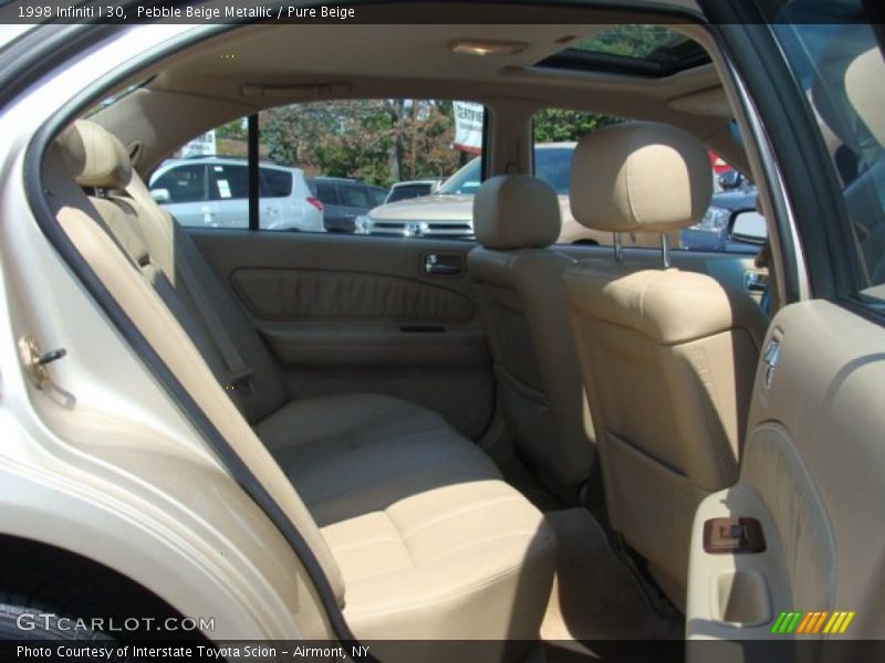 Pebble Beige Metallic / Pure Beige 1998 Infiniti I 30