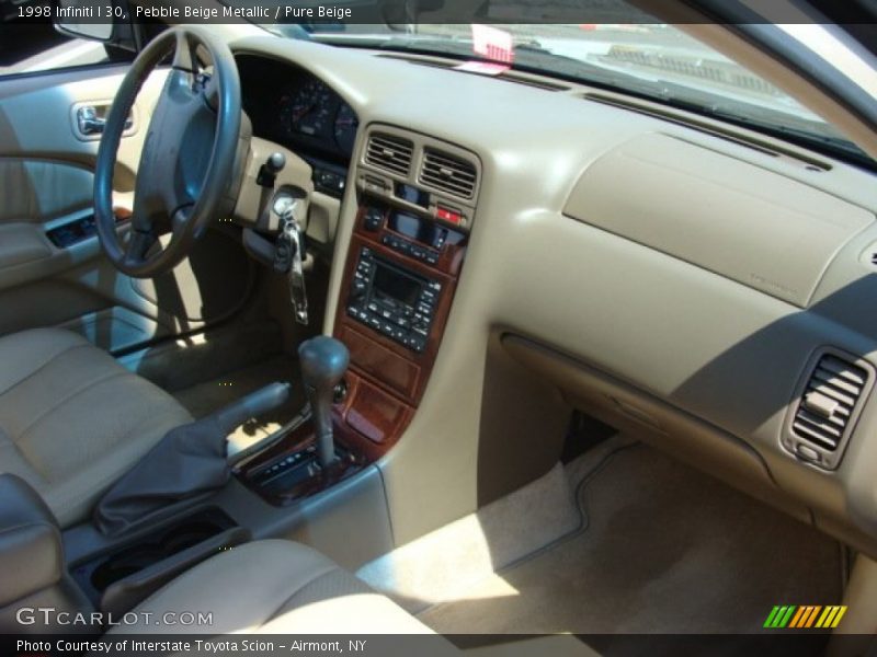 Pebble Beige Metallic / Pure Beige 1998 Infiniti I 30