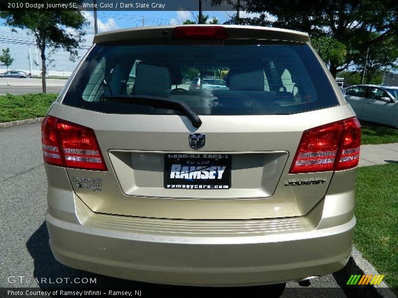 White Gold / Dark Slate Gray 2010 Dodge Journey SE