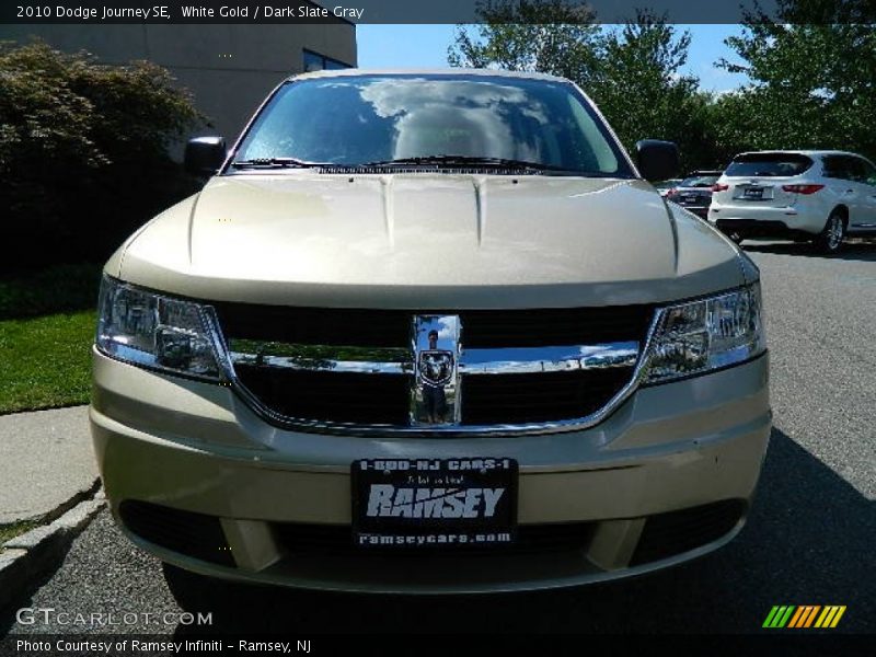White Gold / Dark Slate Gray 2010 Dodge Journey SE