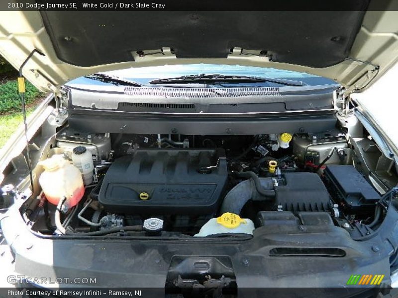 White Gold / Dark Slate Gray 2010 Dodge Journey SE