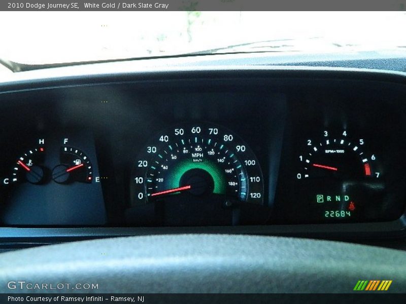 White Gold / Dark Slate Gray 2010 Dodge Journey SE
