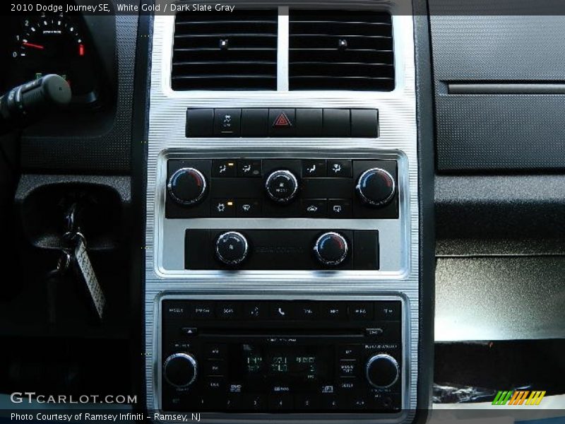 White Gold / Dark Slate Gray 2010 Dodge Journey SE