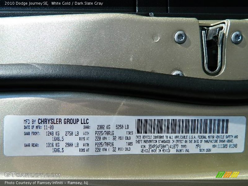 White Gold / Dark Slate Gray 2010 Dodge Journey SE