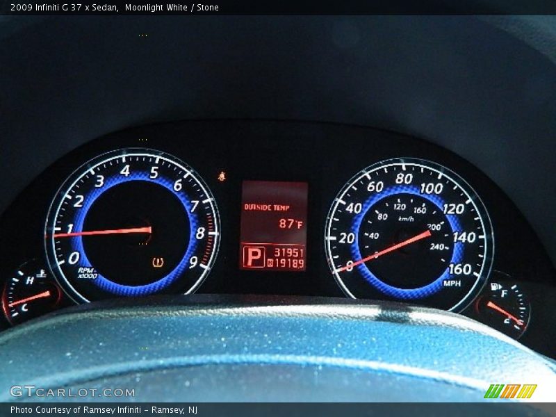 Moonlight White / Stone 2009 Infiniti G 37 x Sedan