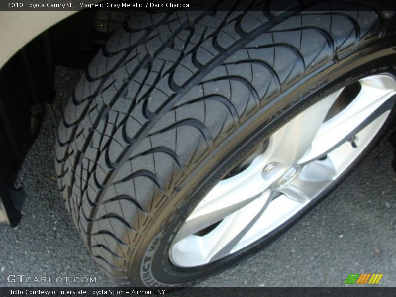 Magnetic Gray Metallic / Dark Charcoal 2010 Toyota Camry SE