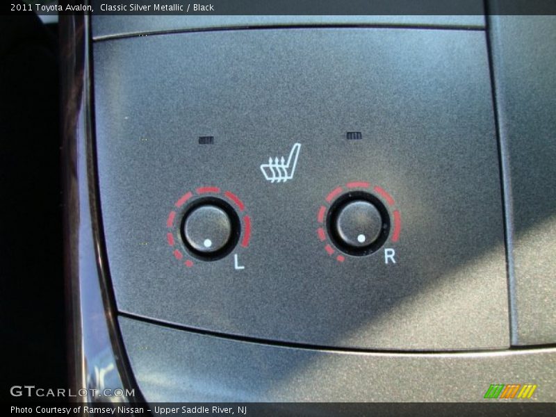 Classic Silver Metallic / Black 2011 Toyota Avalon