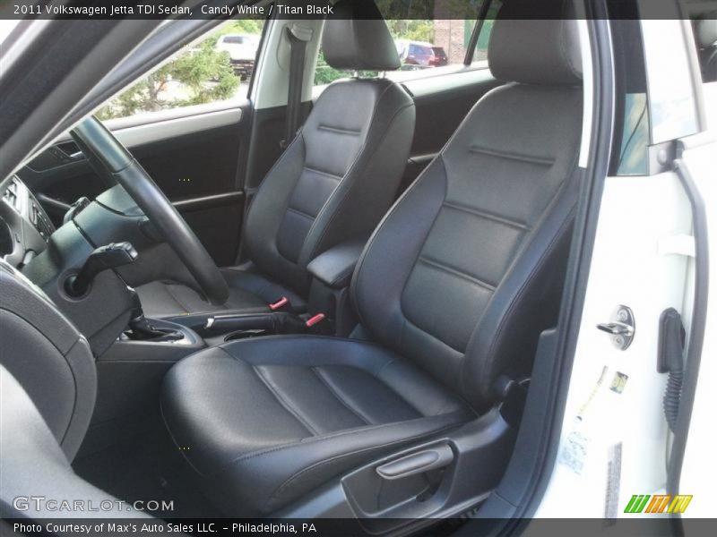 Candy White / Titan Black 2011 Volkswagen Jetta TDI Sedan