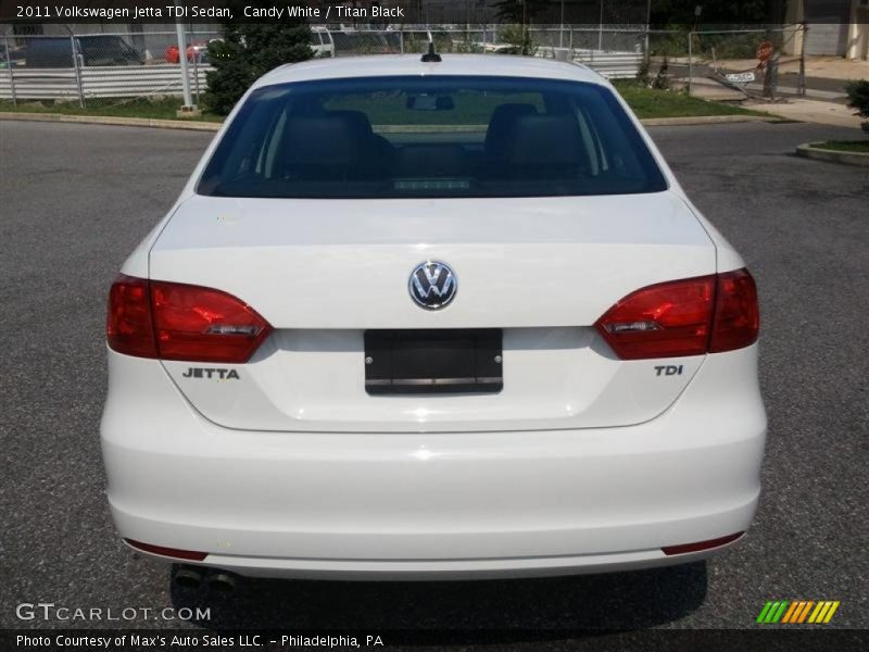 Candy White / Titan Black 2011 Volkswagen Jetta TDI Sedan
