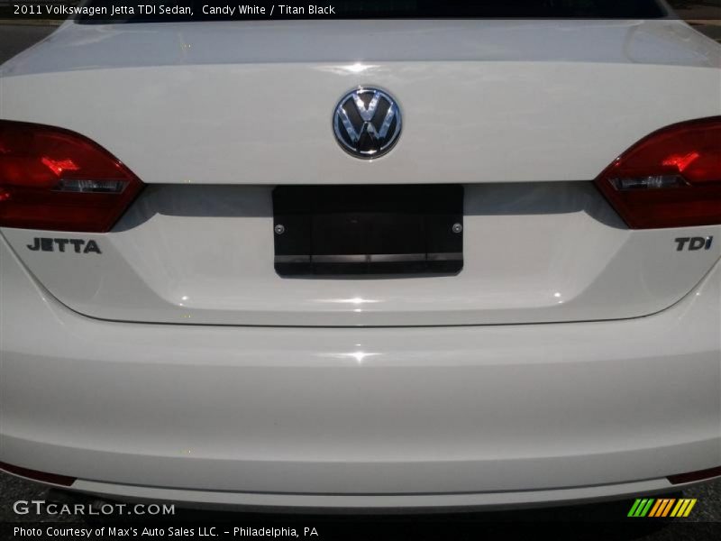 Candy White / Titan Black 2011 Volkswagen Jetta TDI Sedan
