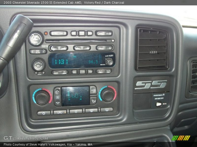 Controls of 2003 Silverado 1500 SS Extended Cab AWD
