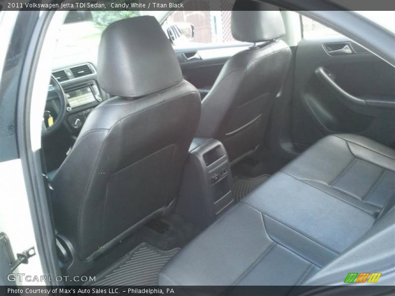 Candy White / Titan Black 2011 Volkswagen Jetta TDI Sedan