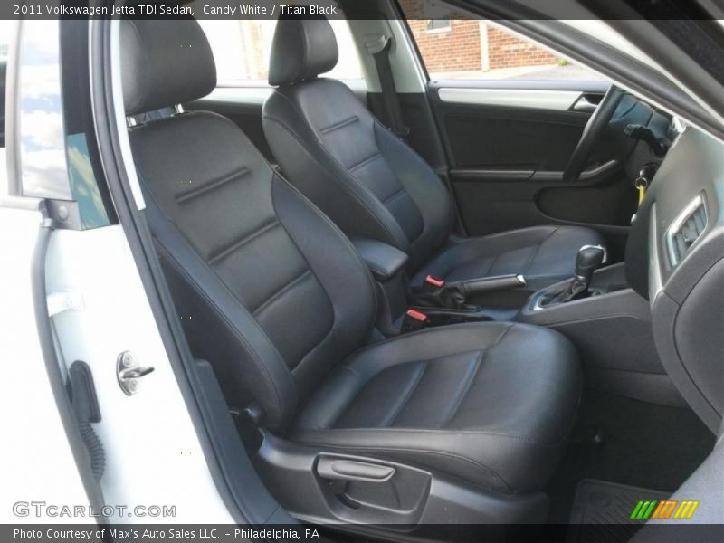 Candy White / Titan Black 2011 Volkswagen Jetta TDI Sedan