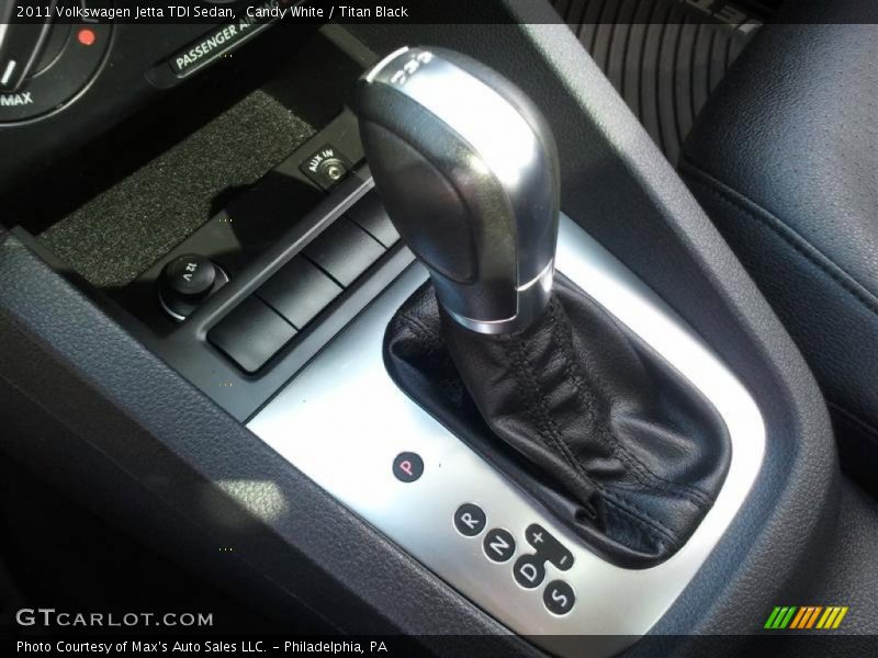 Candy White / Titan Black 2011 Volkswagen Jetta TDI Sedan