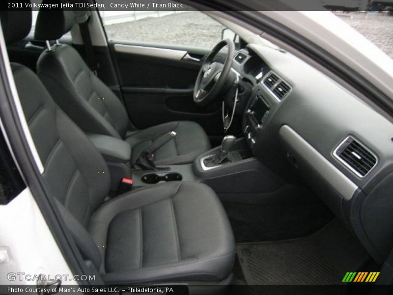 Candy White / Titan Black 2011 Volkswagen Jetta TDI Sedan