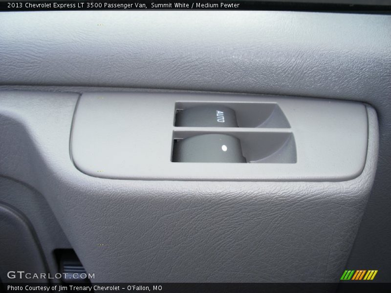 Summit White / Medium Pewter 2013 Chevrolet Express LT 3500 Passenger Van
