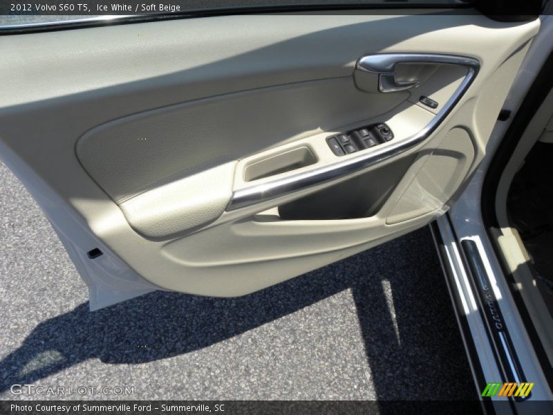 Ice White / Soft Beige 2012 Volvo S60 T5