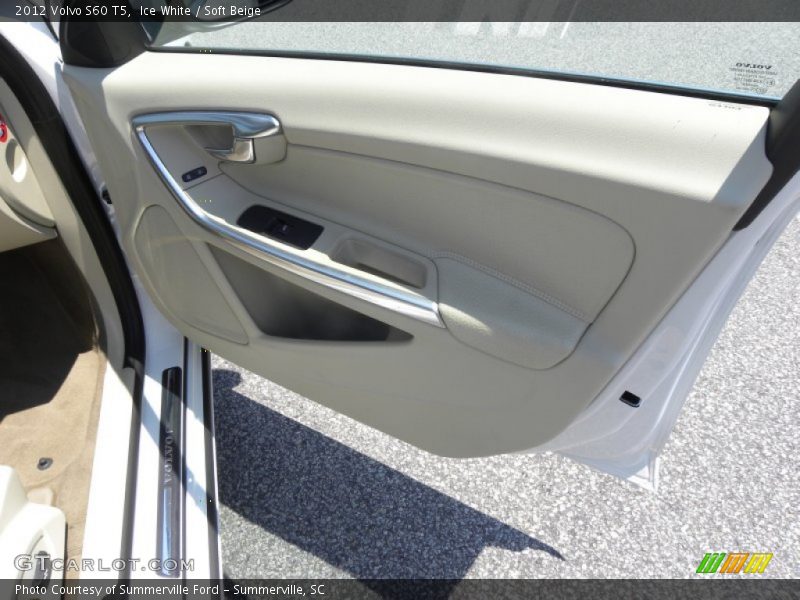 Ice White / Soft Beige 2012 Volvo S60 T5
