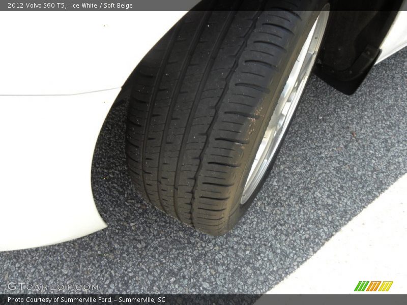 Ice White / Soft Beige 2012 Volvo S60 T5