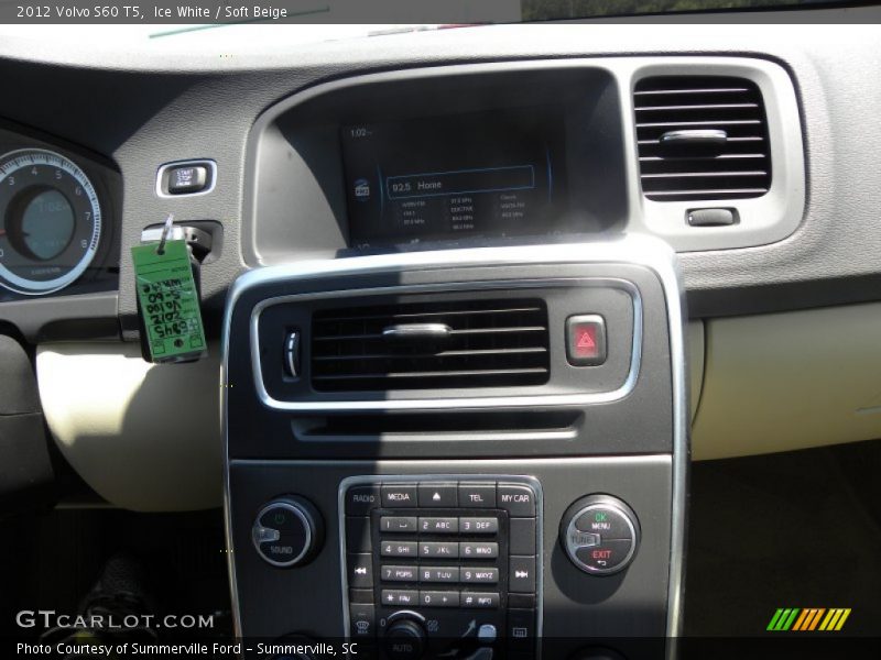 Ice White / Soft Beige 2012 Volvo S60 T5
