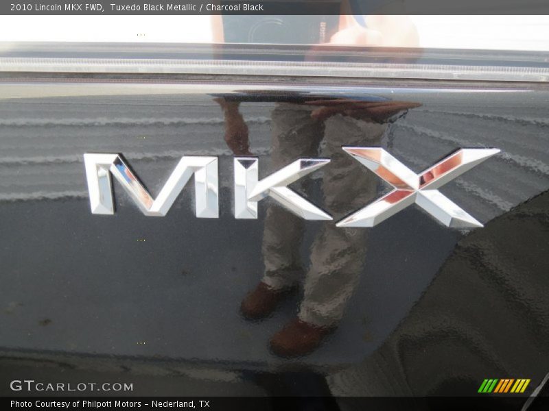 Tuxedo Black Metallic / Charcoal Black 2010 Lincoln MKX FWD