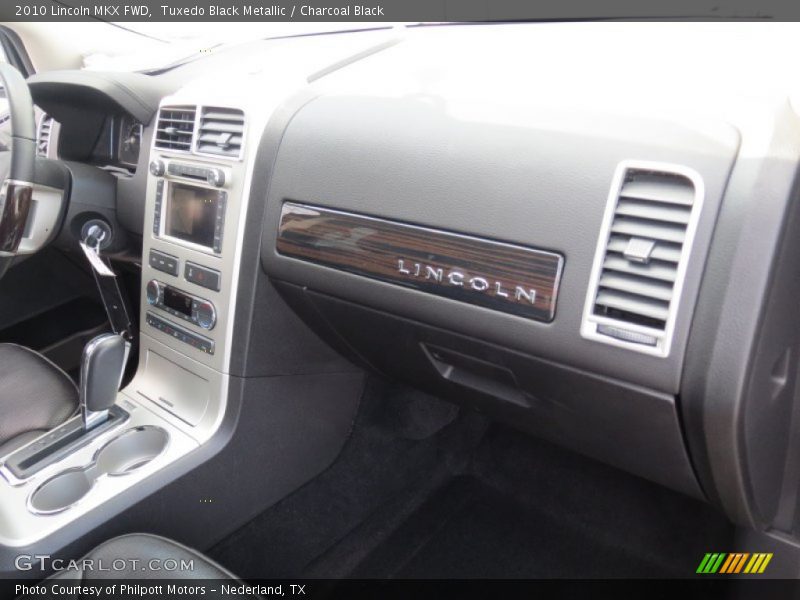 Tuxedo Black Metallic / Charcoal Black 2010 Lincoln MKX FWD