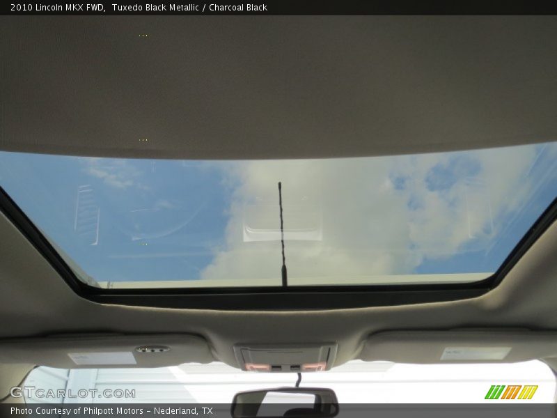 Tuxedo Black Metallic / Charcoal Black 2010 Lincoln MKX FWD