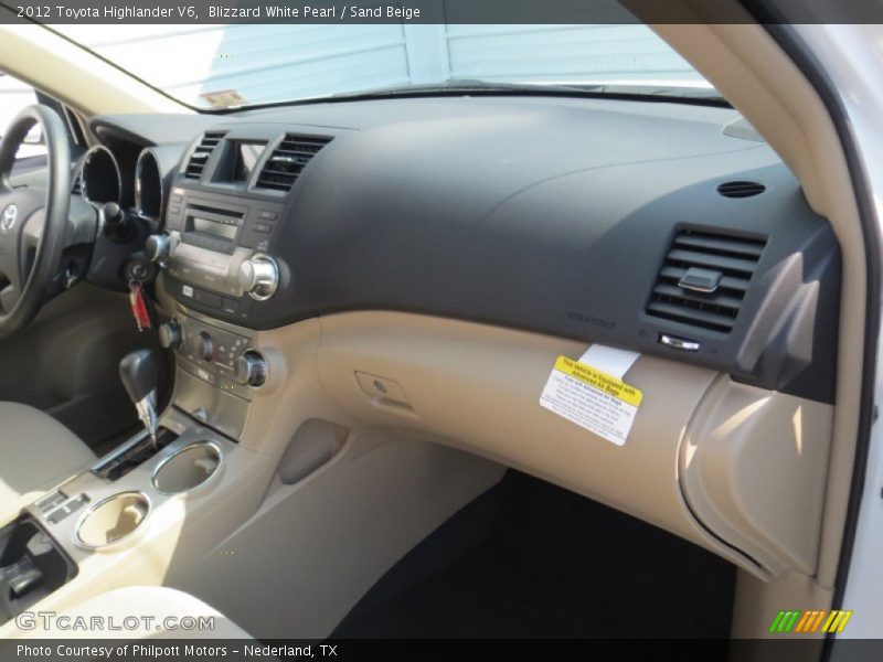 Blizzard White Pearl / Sand Beige 2012 Toyota Highlander V6