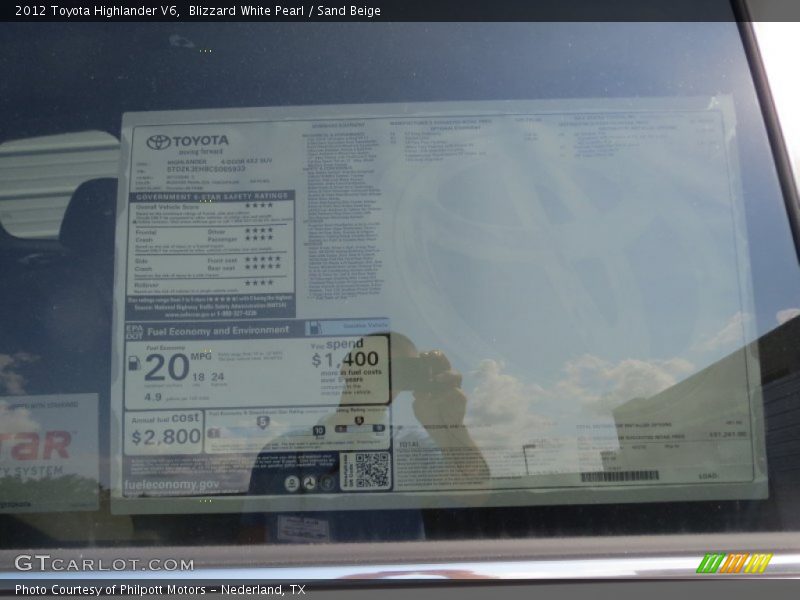 Blizzard White Pearl / Sand Beige 2012 Toyota Highlander V6
